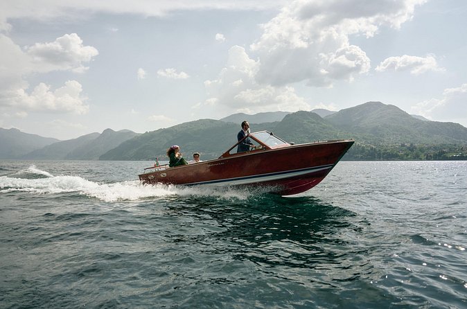 Private Lake Como Wooden Speedboat Tour with Aperitif - What $221.38 per person really buys you