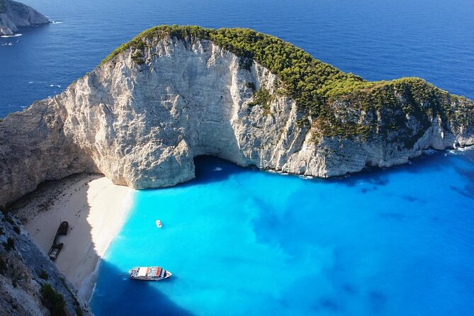 Private Luxury 6.5m 140hp Speedboat cruise Shipwreck & Blue Caves - Key points to know before you book