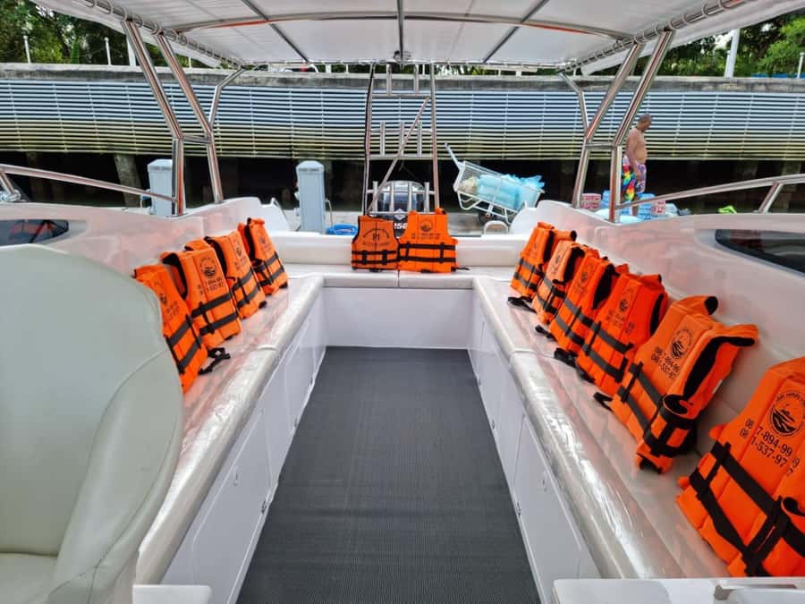 Private Luxury Speed boat to Phi Phi Islands - A seven-hour day built around your group