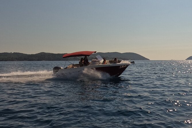 Private luxury speedboat tour-Islands, caves, beaches, snorkeling - Koločep’s Blue Cave and four places to swim