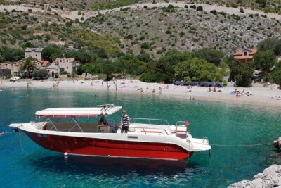 Private Red Rocks and Pakleni Islands beach hopping speedboat tour