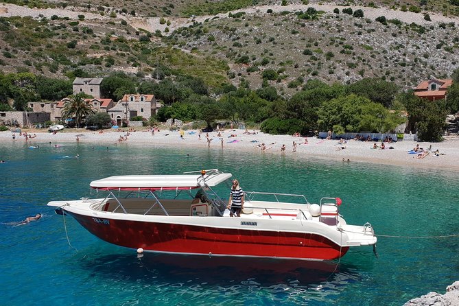 Private Red Rocks and Pakleni Islands beach hopping speedboat tour - The Pakleni Islands and lunch at Palmizana