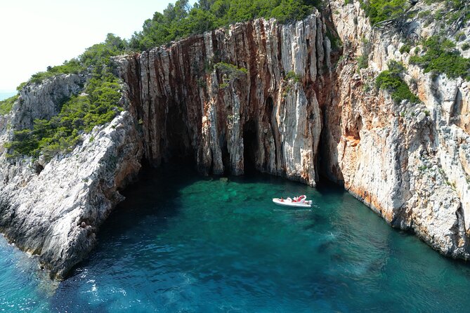 Private Red Rocks and Pakleni Islands beach hopping speedboat tour - Mlini Beach for the final swim