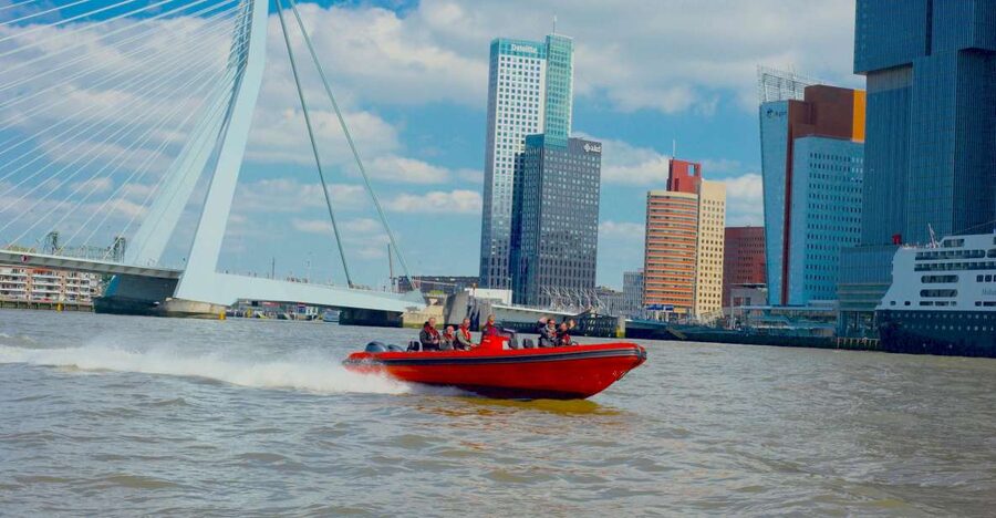 Private RIB-experience - Wilton Harbor and the return toward the city