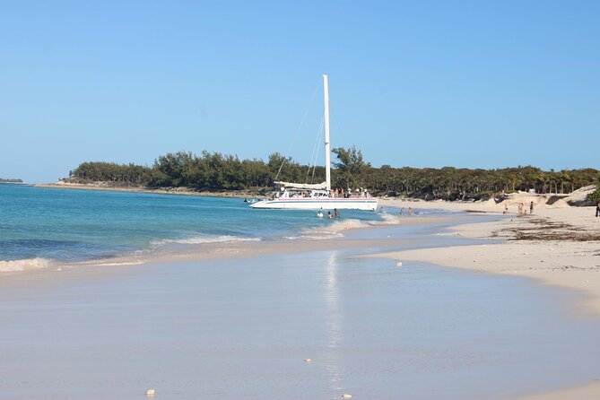 Private speed boat beach and bar hopping visiting Rose island - What Rose Island Adds to the Day