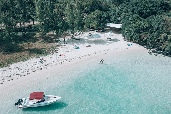 Private speed boat to ile aux cerfs - Why a private speedboat changes the day