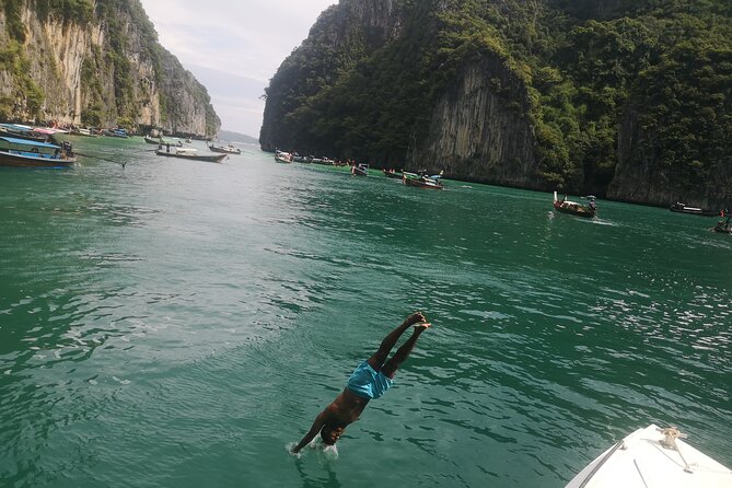 Private Speed Boat to Phi Phi Island from Phuket - Lunch and beach time on Phi Phi Don