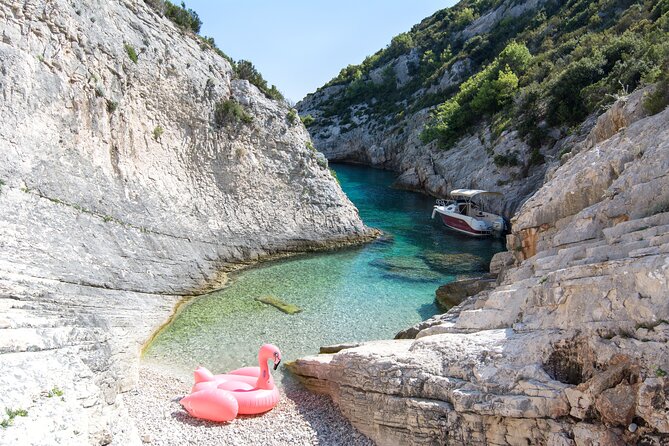Private Speed Boat Tour to Blue Cave & Pakleni islands - Mlini Beach and the Pakleni finish