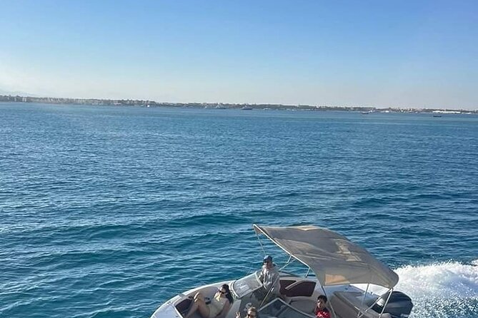 private speedboat 3 hours to dolphin house - Hurghada - Hotel pickup keeps the morning easy