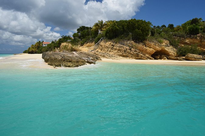 Private Speedboat Charter: St Maarten to Anguilla - What the captains add to the day