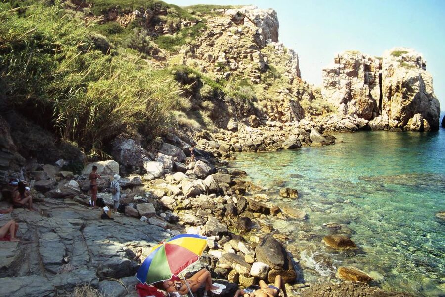 Private Speedboat Cruise to the South Coast of Sifnos Island - Fykiada and Agios Georgios: a calm first stop