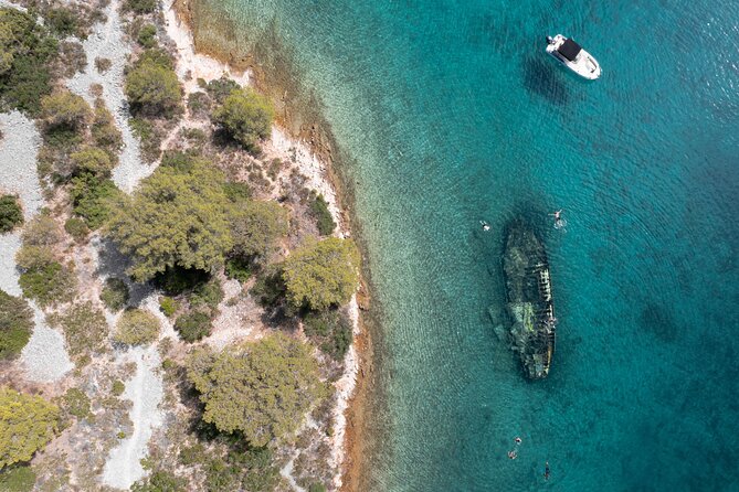 Private speedboat custome-made tour / from Trogir and Split - Swimming and snorkeling stops