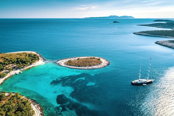 Private speedboat custome-made tour / from Trogir and Split - Lunch at a waterside tavern