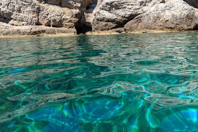 Private Speedboat Tour- Blue cave, sandy beaches and snorkelling - Šunj Beach is the easygoing finish