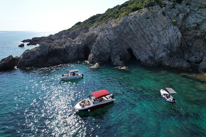 Private Speedboat Tour- Blue cave, sandy beaches and snorkelling - Lokrum is an optional choice with a real trade-off
