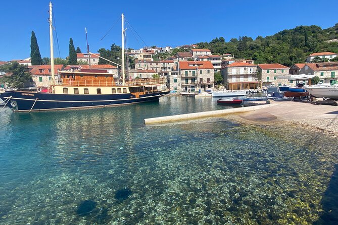 Private speedboat tour from Trogir and Split all around Island Šolta - Stomorska: lunch and a look at village life