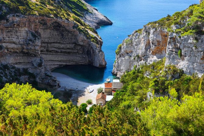Private speedboat tour to Blue Cave and visit Island Hvar - The day at a glance