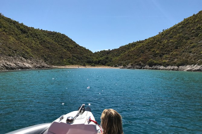 Private speedboat tour to Blue cave, Vis and Hvar - What this Split boat day is really like
