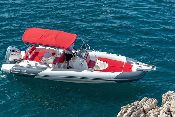 Private speedboat tour to Blue cave, Vis and Hvar - Budikovac Island: the best place for a longer swim