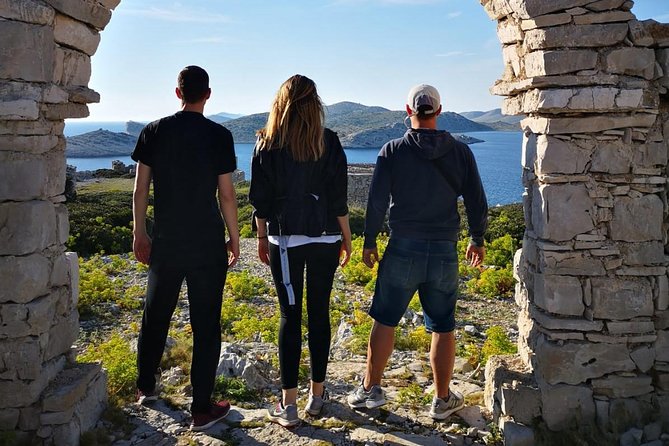 Private Speedboat tour to National Park Kornati Islands - Lojena Bay and Levrnaka