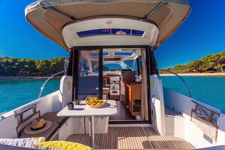 Private speedboat tours Sea Symphony - What is included on the boat