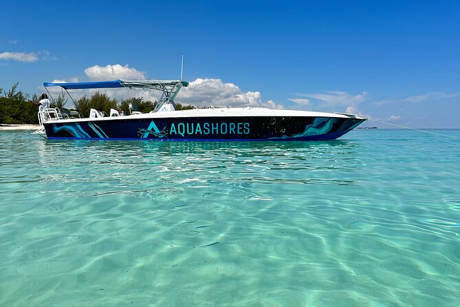 Private Tour 45ft Powerboat to Nearby Islands - Key points at a glance