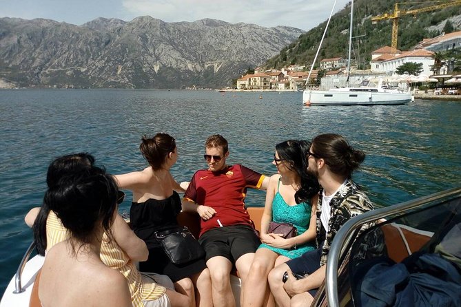 Private tour with speed boat - Perast and Lady of the rock - Perast, a stone village with Venetian character