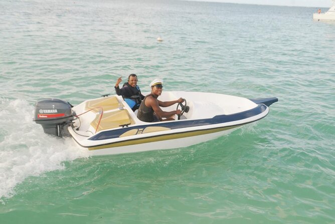 Punta Cana Speed Boat Tour and Snorkeling - Guides, group size, and the feel of the day