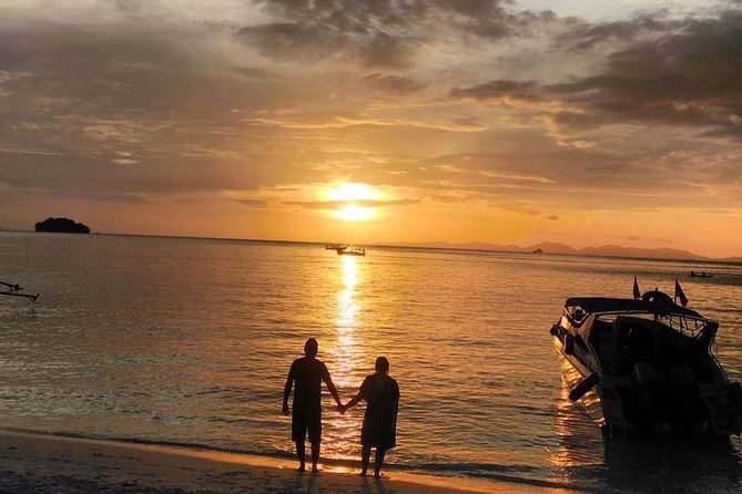 Railay and 4-Island Sunset Speedboat Cruise with Night Snorkel - The Chicken Island stop is more about the view