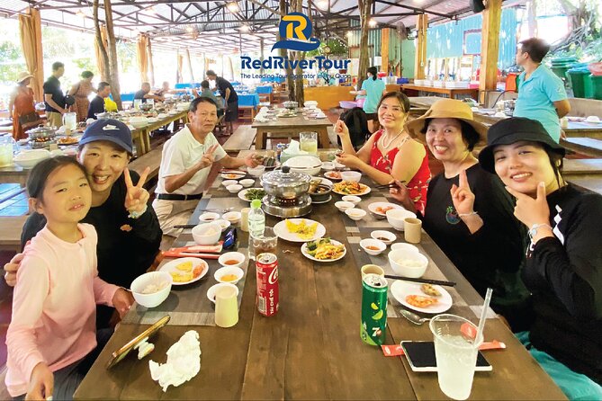 RED RIVER TOUR (Private tour): 4 ISLANDS TOUR BY SPEEDBOAT - Stop four: May Rut Ngoai and the Bom Island name