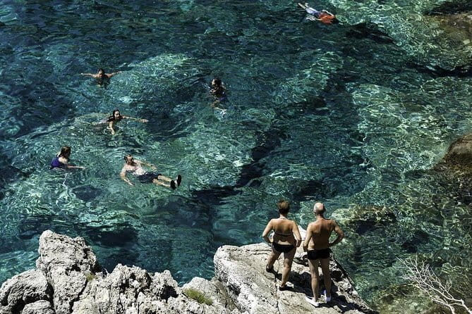 Rent a speed boat and explore beaches and coves of Elaphiti Islands - How the price compares with the experience