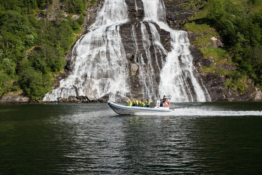 RIB Geiranger - Fjordsafari - Guides, stories, and the human side of the fjord
