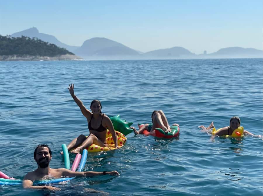 Rio de Janeiro: SpeedBoat Tour - Beach Tour with Beer - Adão Beach and the northern side of the bay