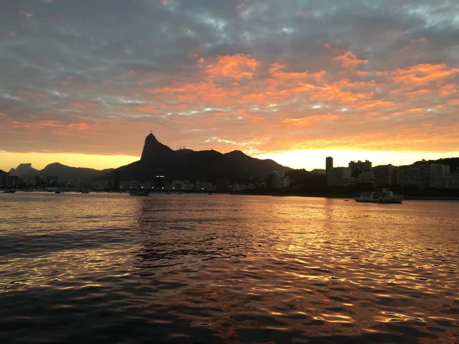 Rio de Janeiro: SpeedBoat Tour - Sunset with Beer - Arpoador and the changing evening light