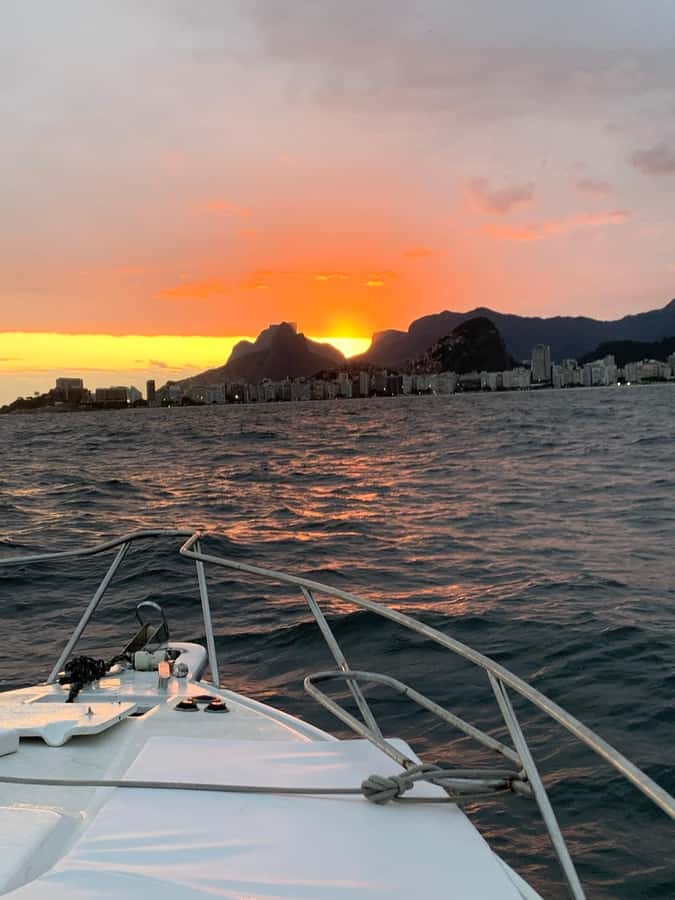 Rio de Janeiro: SpeedBoat Tour - Sunset with Beer - Guanabara Bay and the Niterói Contemporary Art Museum