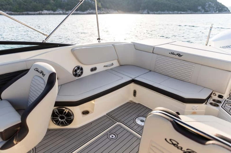 Rovinj: Dolphin Watching Sunset Speedboat Tour with Drinks - The return ride and Rovinj after dark