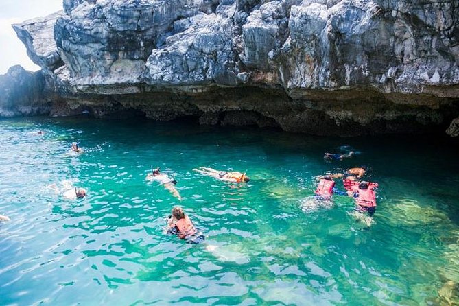 SAMUI: ANGTHONG NATIONAL MARINE PARK by Speed Boat-Lunch - Koh Woo and the first chance to swim