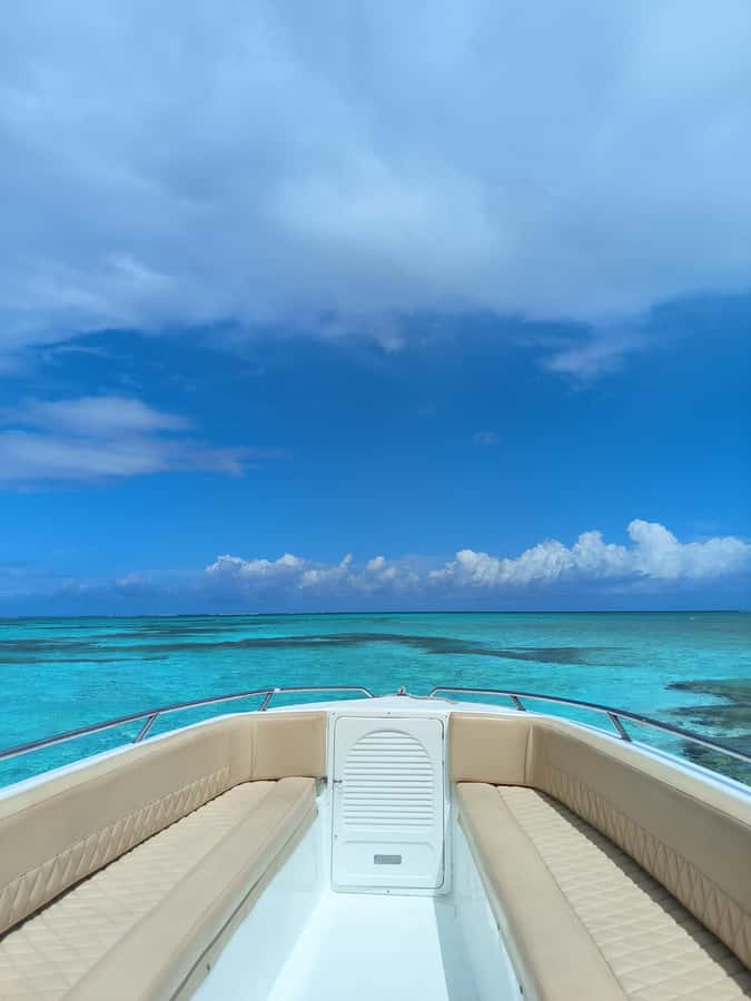 San Andres: Private San Andres Bay Tour by Luxury Speedboat - White Watta Beach and the floating bars