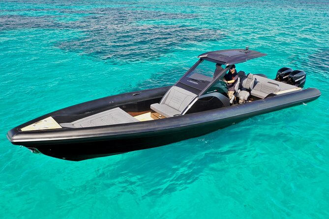 Santorini Caldera: Private Cruise with Speed Boat & Open Bar - Food, drinks, and the private-boat advantage