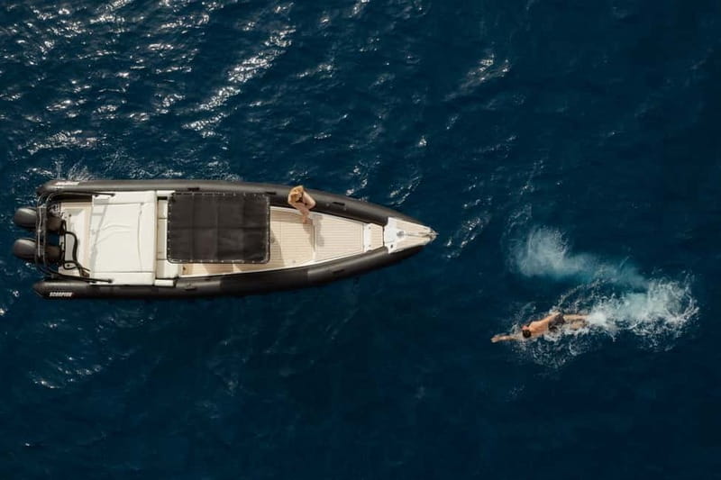 Santorini: half day exclusive speedboat cruise - Skaros and Firostefani from the Water