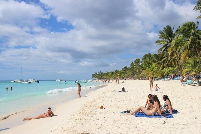 Saona Island Excursion by Catamaran and Speedboat (Full Day) - Who will enjoy this full-day outing most?