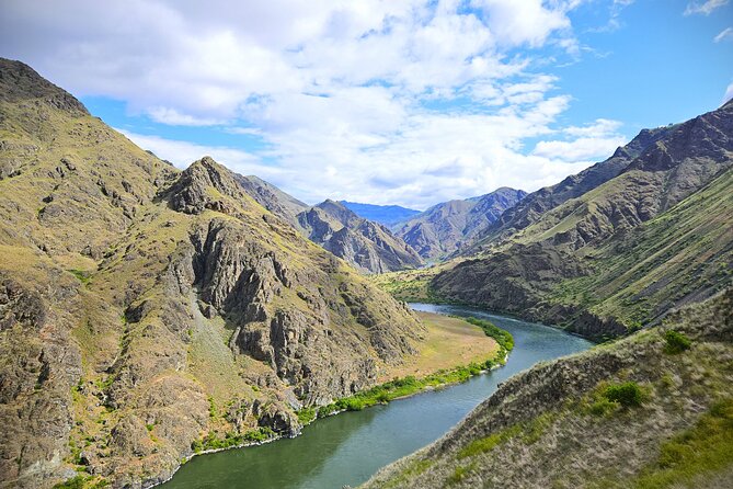 Scenic Jet Boat Tour through Hells Canyon - A Three-Course Lunch That Makes the Day Easier