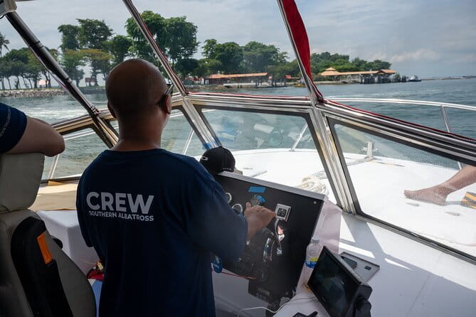 Singapore - Albatross Speedboat Adventures Cruising in Sentosa - The Southern Islands from the water