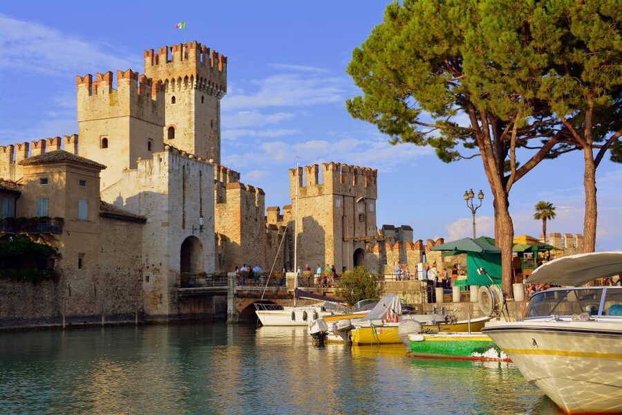 Sirmione: Walking and Speedboat Tour - Why Sirmione works so well for a two-part tour