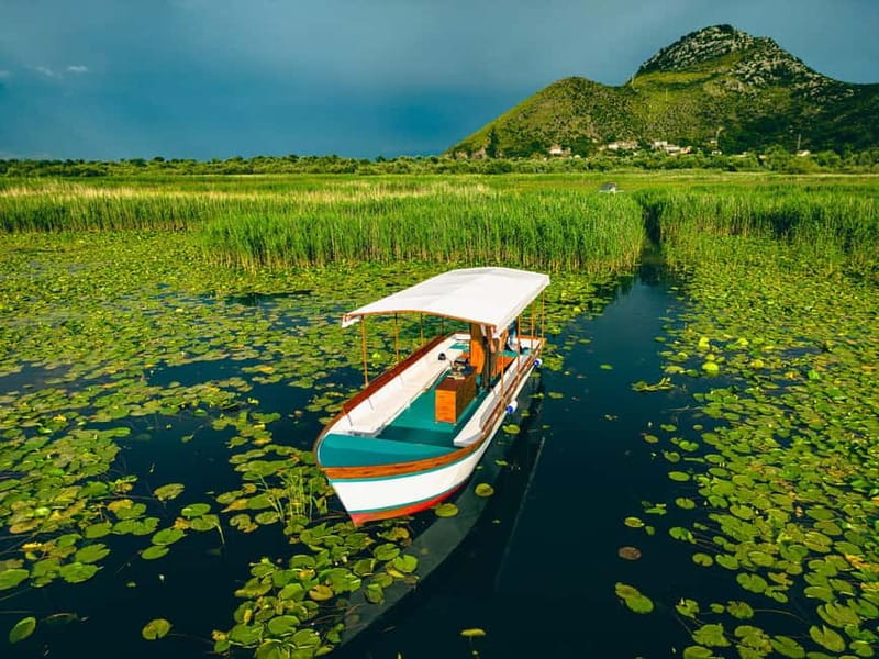 Skadar Lake Virpazar : Speed Boat Special ! - The guide makes the short trip work