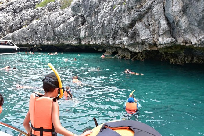 Snorkel and Kayak Tour to Angthong Marine Park by Speedboat from Koh Samui - Group size, comfort, and the daily rhythm