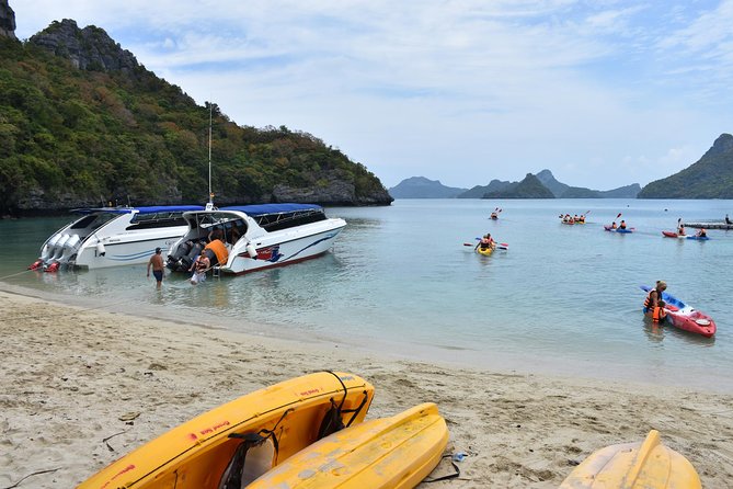 Snorkel and Kayak Trip to Angthong Marine Park by Speed Boat from Koh Phangan - Snorkeling beneath the limestone cliffs