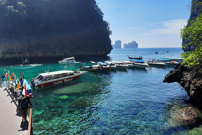 Snorkel Tour to Phi Phi Islands by Speed Boat from Koh Lanta - Monkey Beach and the macaques