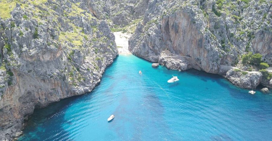 Soller: Sa Calobra & Cala Tuent Speedboat Tour - Families, children, and comfort