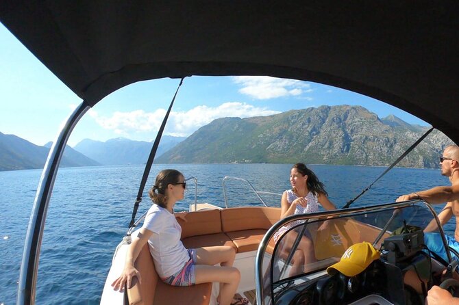 Speed Boat 3-Hour Guided Tour at the Blue Cave - Meeting at Spomenik Palim Za Slobodu